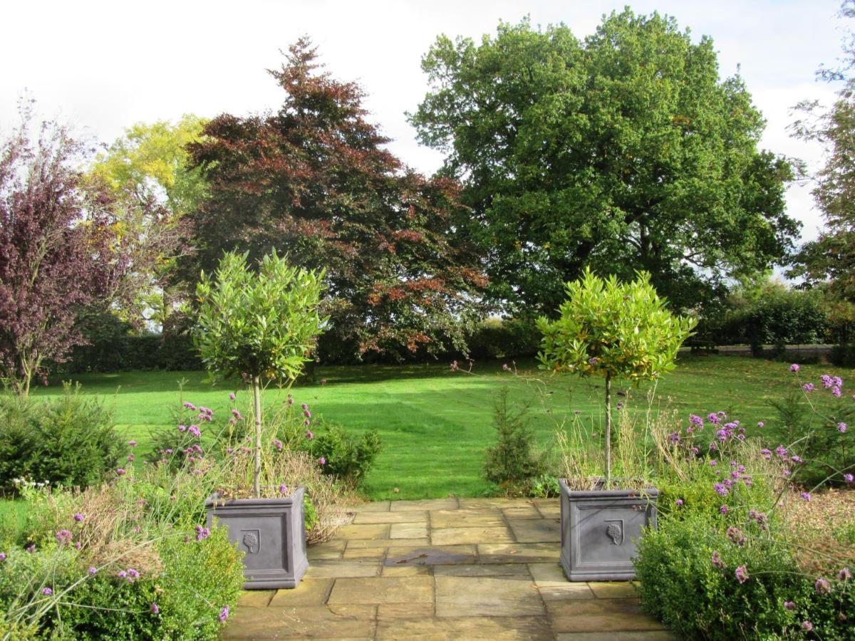 Weston Hill Farm Bed and Breakfast Moreton Pinkney Exterior foto